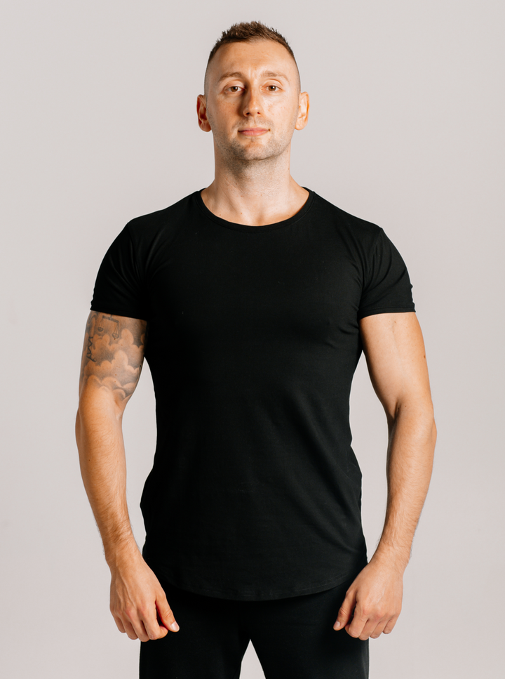 ESSENTIAL TEE - BLACK