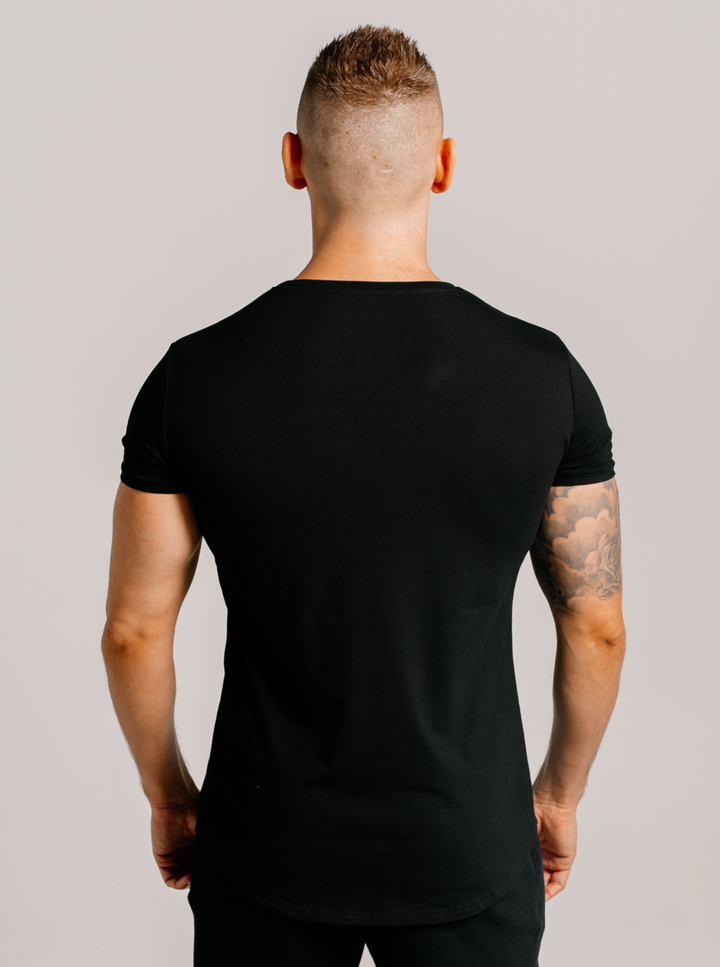 ESSENTIAL TEE - BLACK